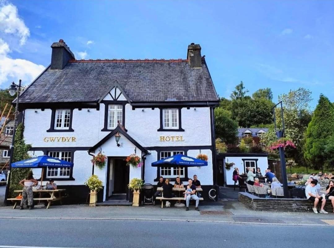 Y Gwydyr Hotel - Dolwyddelan מראה חיצוני תמונה