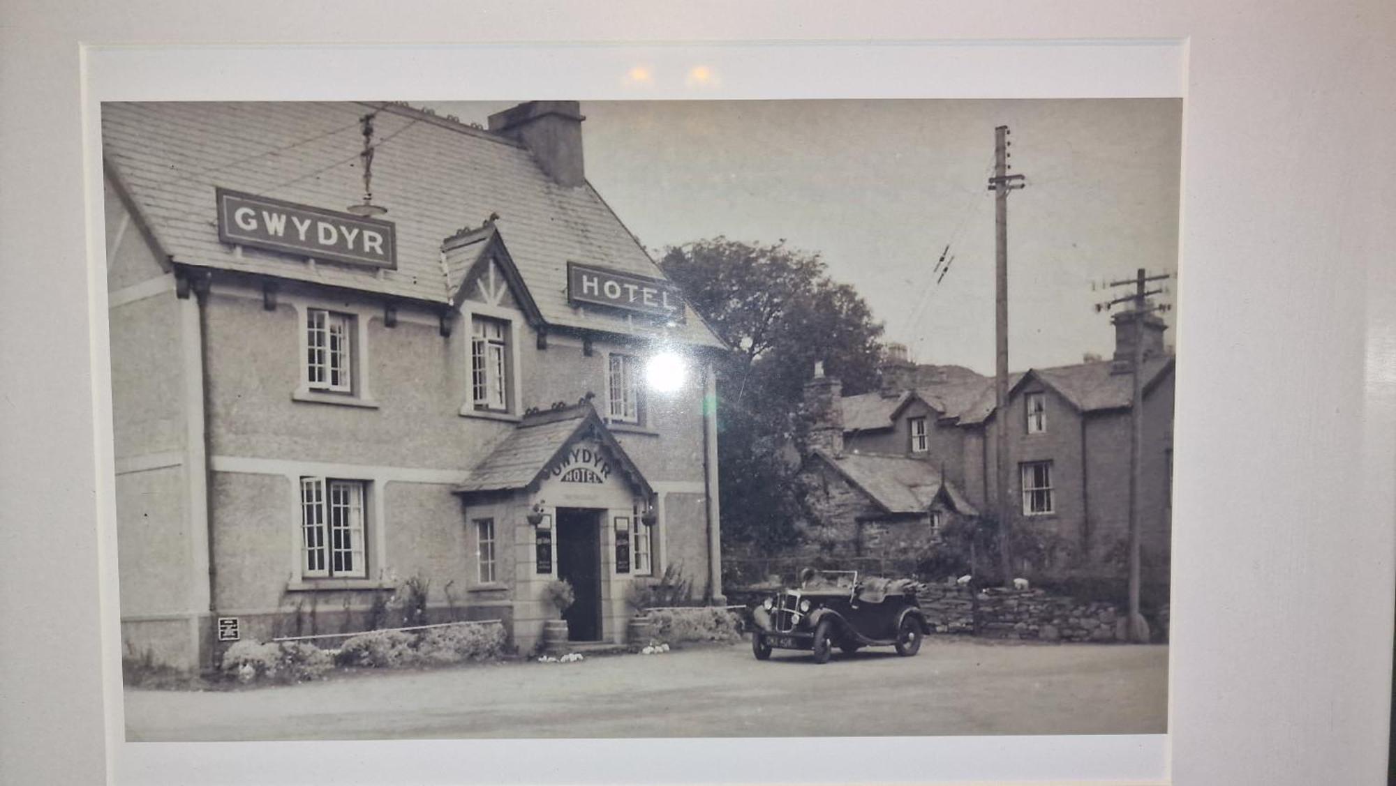 Y Gwydyr Hotel - Dolwyddelan מראה חיצוני תמונה