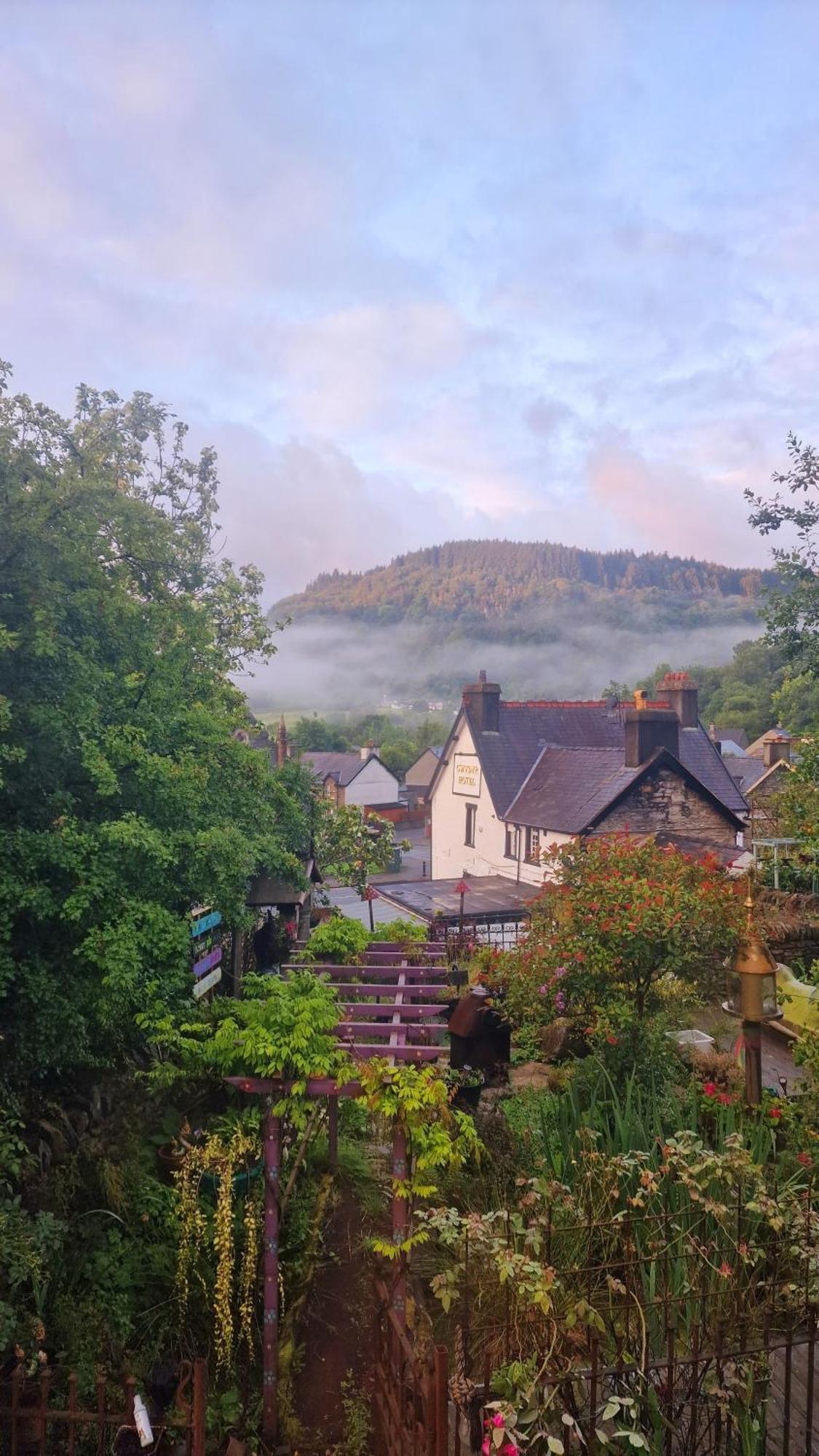 Y Gwydyr Hotel - Dolwyddelan מראה חיצוני תמונה